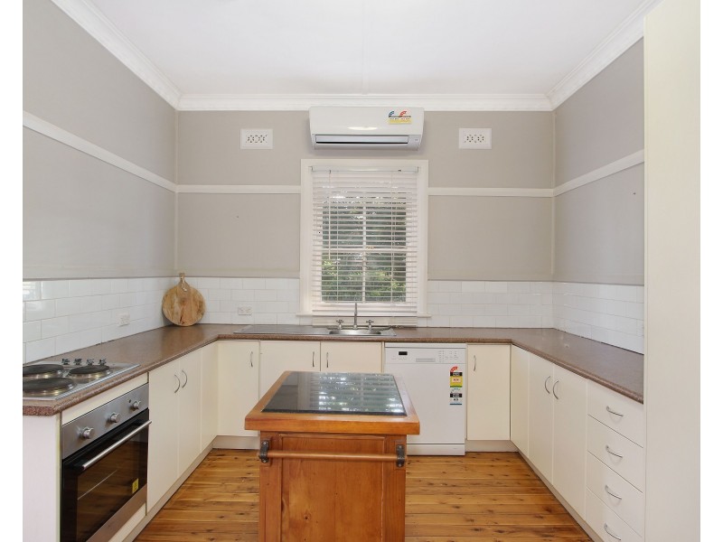 39 Gipps Street, Tamworth NSW 2340