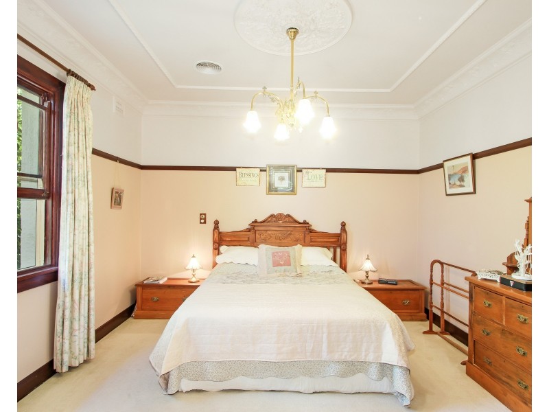 136 Napier Street, Tamworth NSW 2340