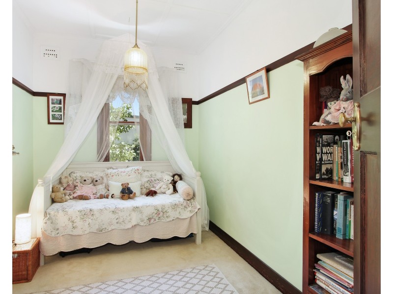 136 Napier Street, Tamworth NSW 2340