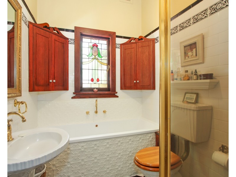 136 Napier Street, Tamworth NSW 2340