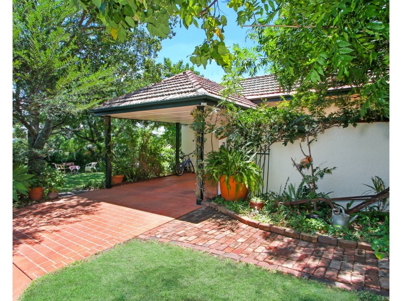 136 Napier Street, Tamworth NSW 2340