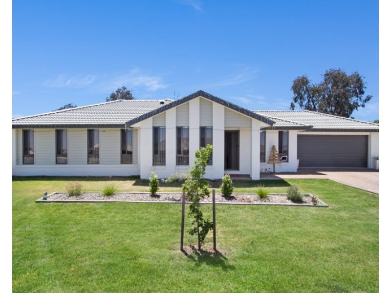 66 Tulipwood Crescent, Tamworth NSW 2340