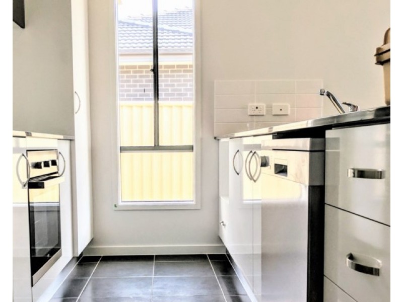 11 Allawah Street, Tamworth NSW 2340