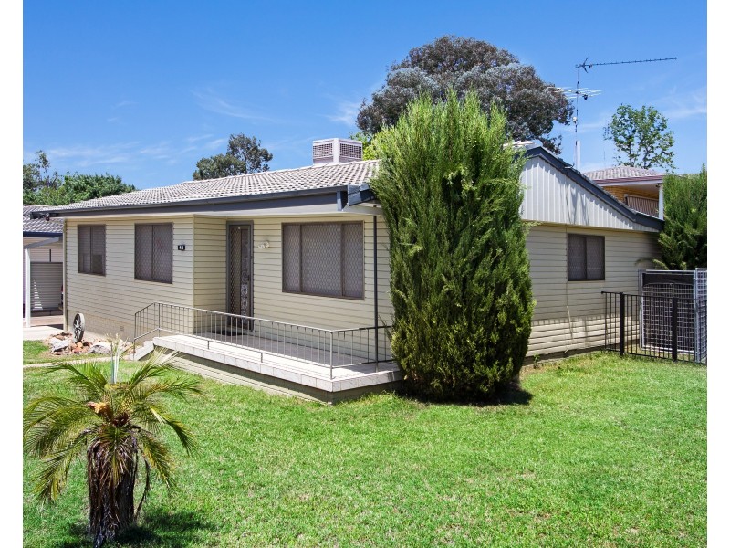 82 Wilburtree Street, Tamworth NSW 2340