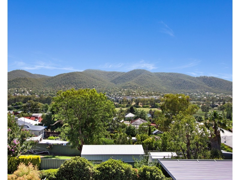 120 Crown Street, Tamworth NSW 2340