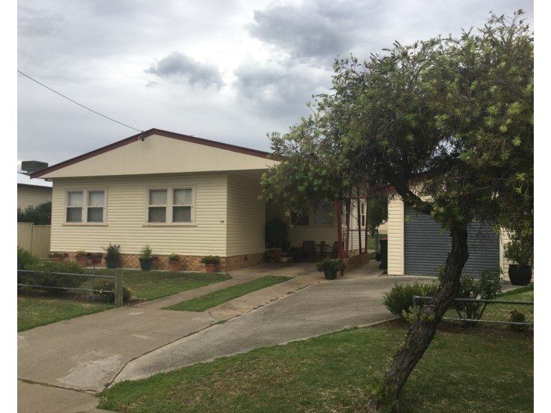 14 Churchill Street, Tamworth NSW 2340