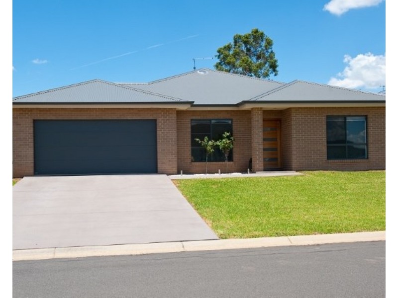 13 Penlee Road, Tamworth NSW 2340