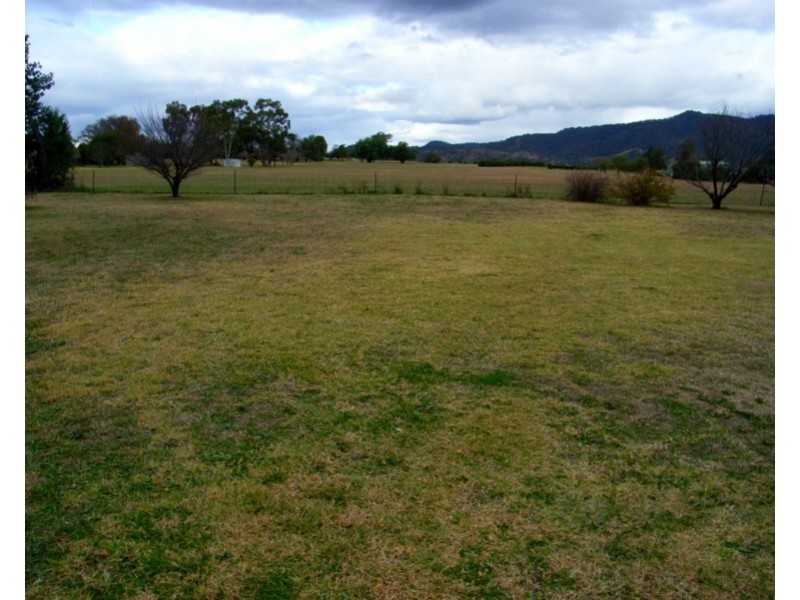 37 Susan Street, Kootingal NSW 2352