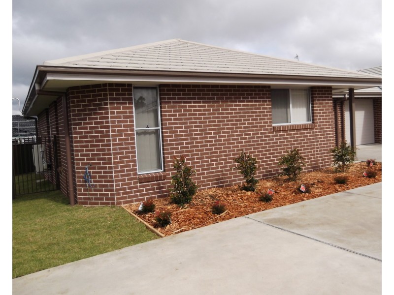 1/11 Orchid Street, Kootingal NSW 2352