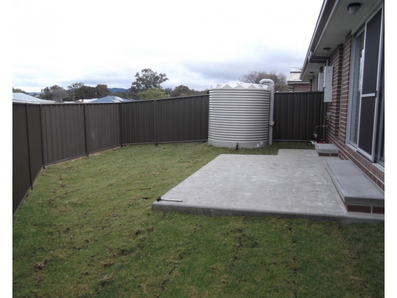 1/11 Orchid Street, Kootingal NSW 2352