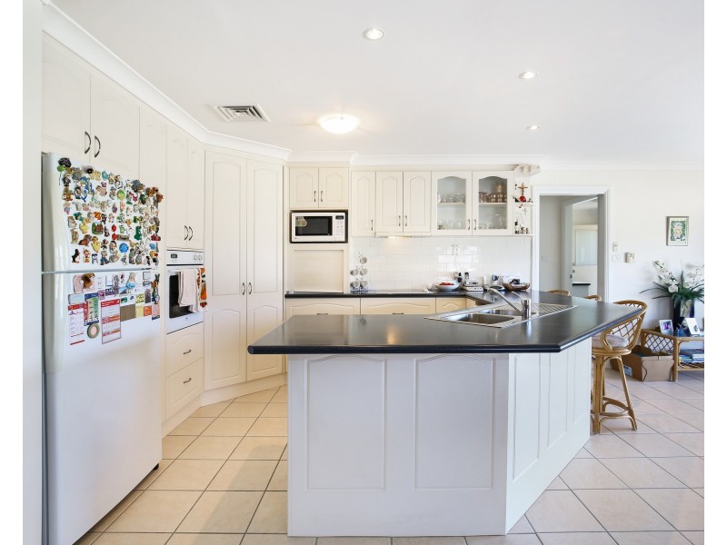 7 Banksia Close, Kootingal NSW 2352