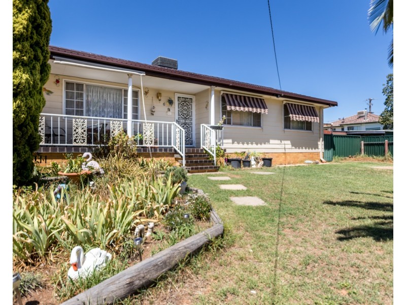 6 Woodhill Place, Tamworth NSW 2340
