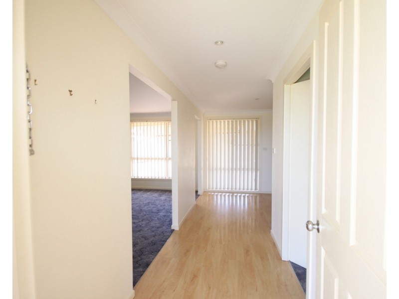 52 Boronia Drive, Tamworth NSW 2340