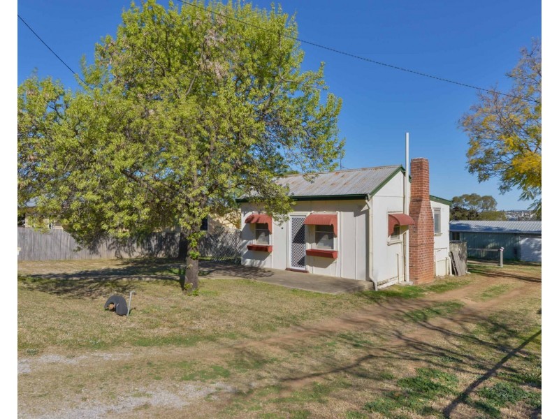 19 Johnston Street, North Tamworth NSW 2340