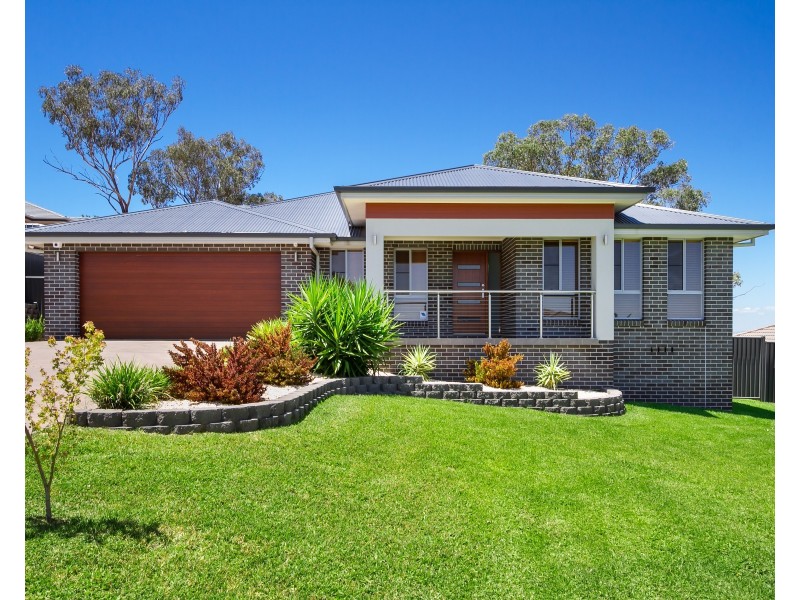 28 Conimbla Crescent, Tamworth NSW 2340