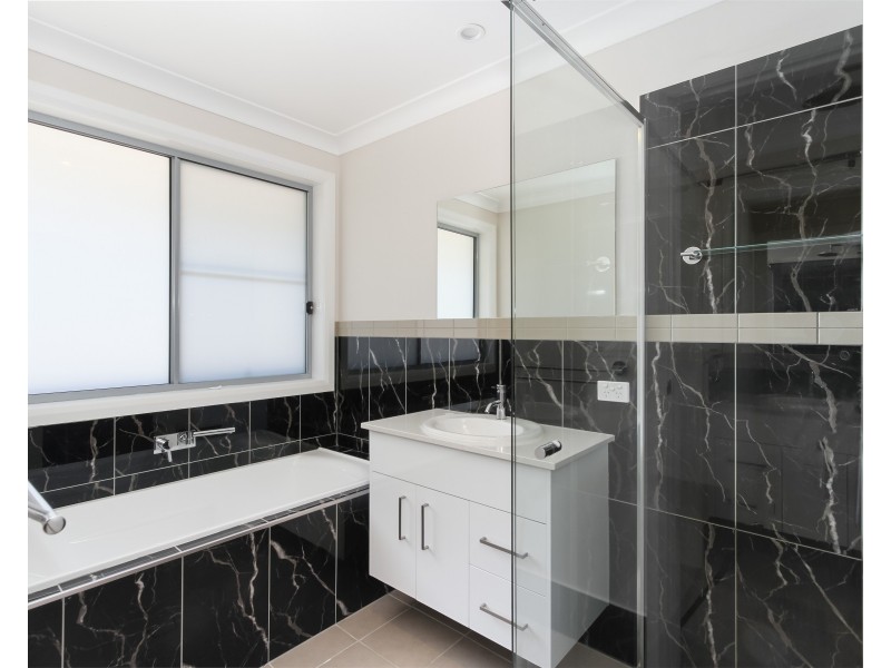 28 Conimbla Crescent, Tamworth NSW 2340