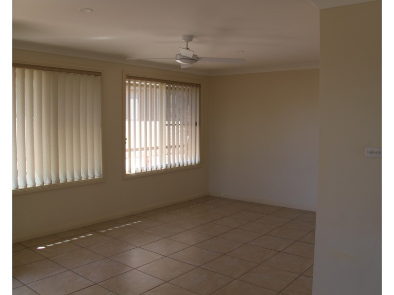 1/2 Warrabah Close, Tamworth NSW 2340