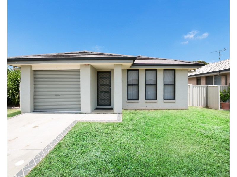 33B Cunningham Street, Westdale NSW 2340