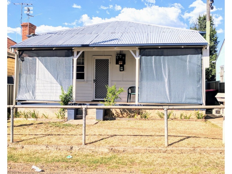 30 Griffin Avenue, Tamworth NSW 2340