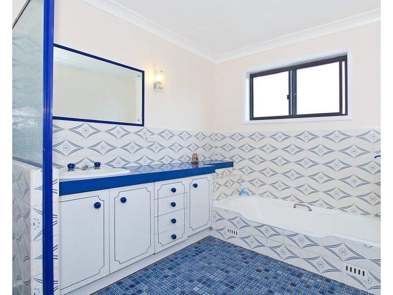 13 Woodburn Way, Tamworth NSW 2340