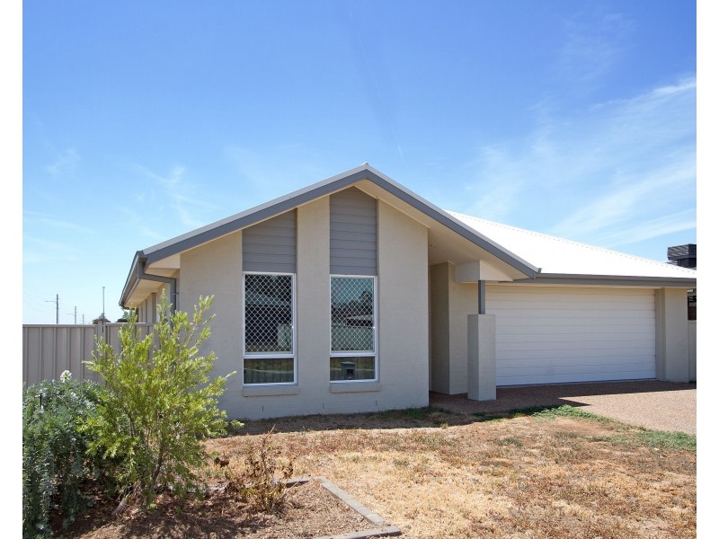 1 Stokes Avenue, Westdale NSW 2340