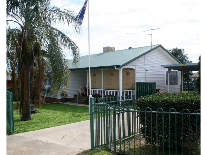 100 Petra Avenue, Tamworth NSW 2340