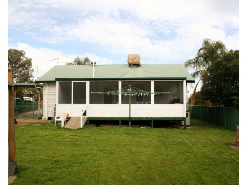 100 Petra Avenue, Tamworth NSW 2340