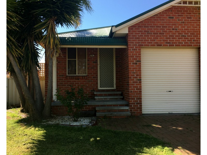 1/8 Curlew Crescent, Tamworth NSW 2340