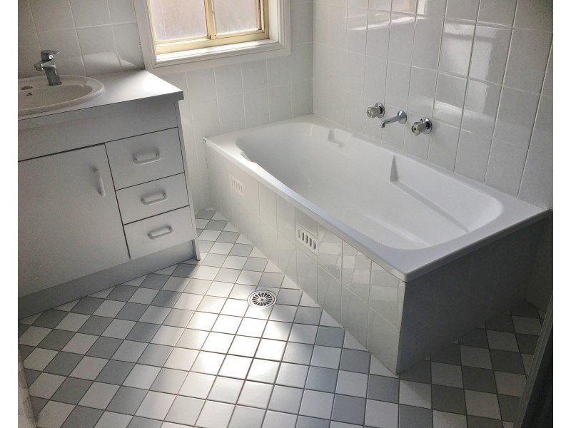 1/8 Curlew Crescent, Tamworth NSW 2340