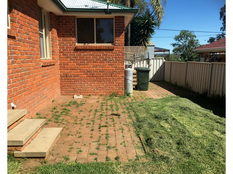 1/8 Curlew Crescent, Tamworth NSW 2340