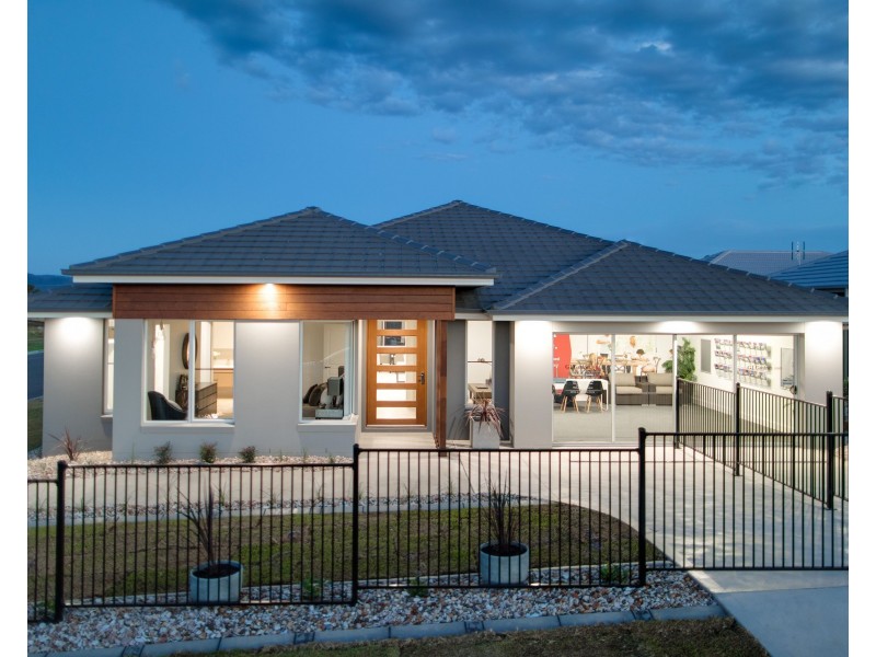 19 Simmental Way, Tamworth NSW 2340