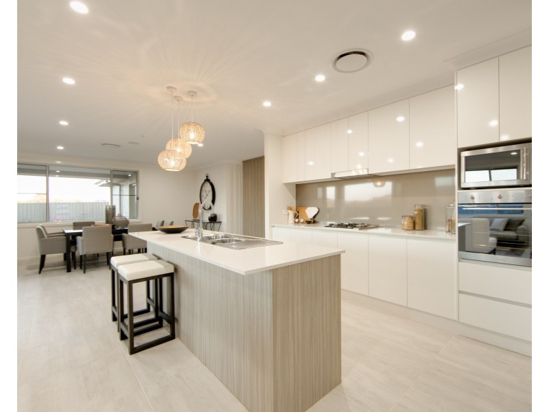 19 Simmental Way, Tamworth NSW 2340