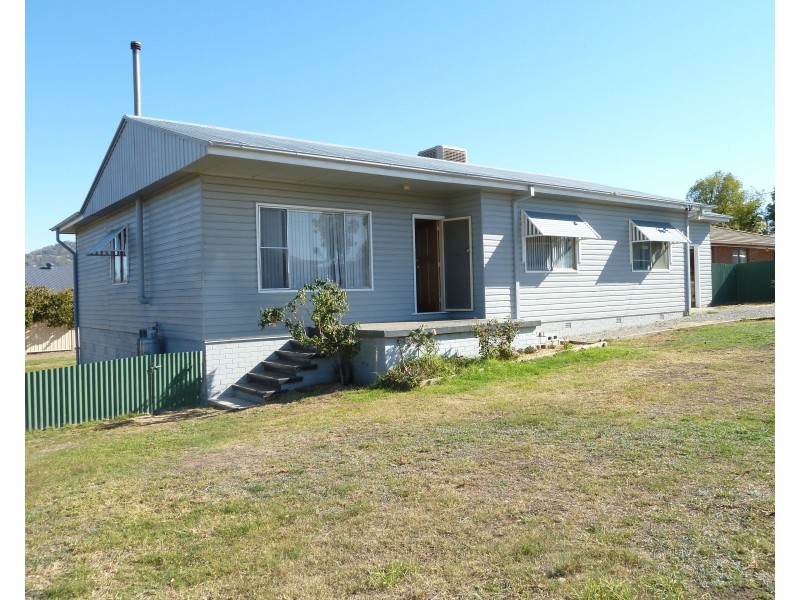 24 Denman Avenue, Kootingal NSW 2352