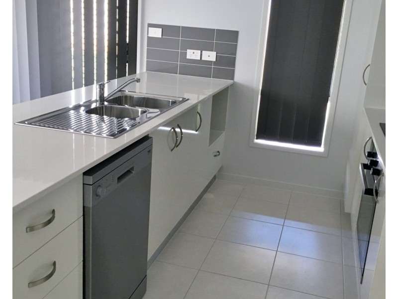 2/56 Tulipwood Crescent, Tamworth NSW 2340