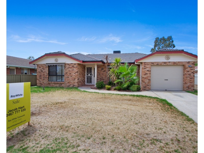 23 Illoura Street, Tamworth NSW 2340