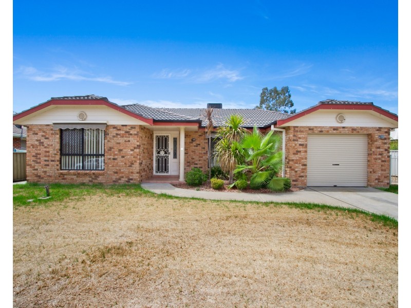 23 Illoura Street, Tamworth NSW 2340