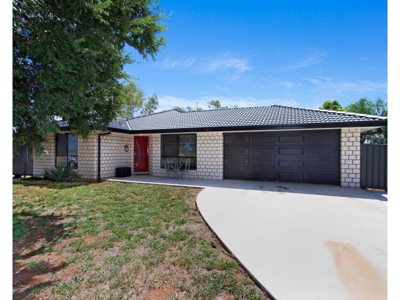 90 Attunga Street, Tamworth NSW 2340