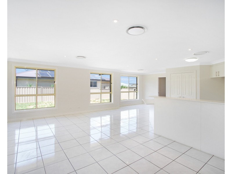 25 Milburn Road, Tamworth NSW 2340