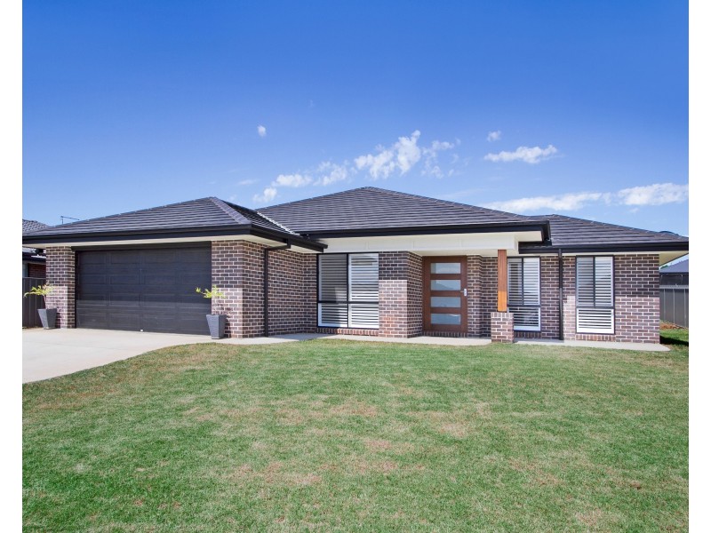 11 Lorikeet Drive, Tamworth NSW 2340