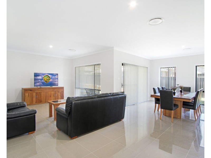 11 Lorikeet Drive, Tamworth NSW 2340