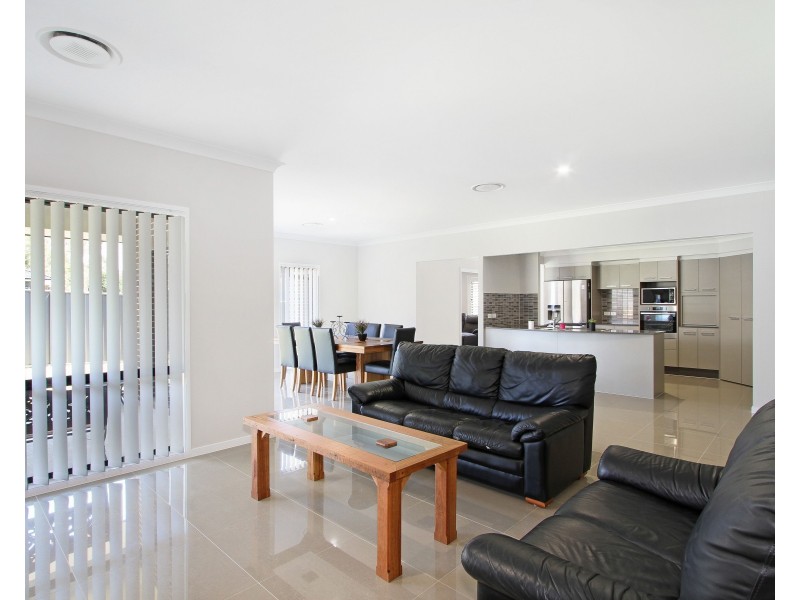 11 Lorikeet Drive, Tamworth NSW 2340