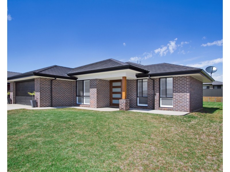 11 Lorikeet Drive, Tamworth NSW 2340