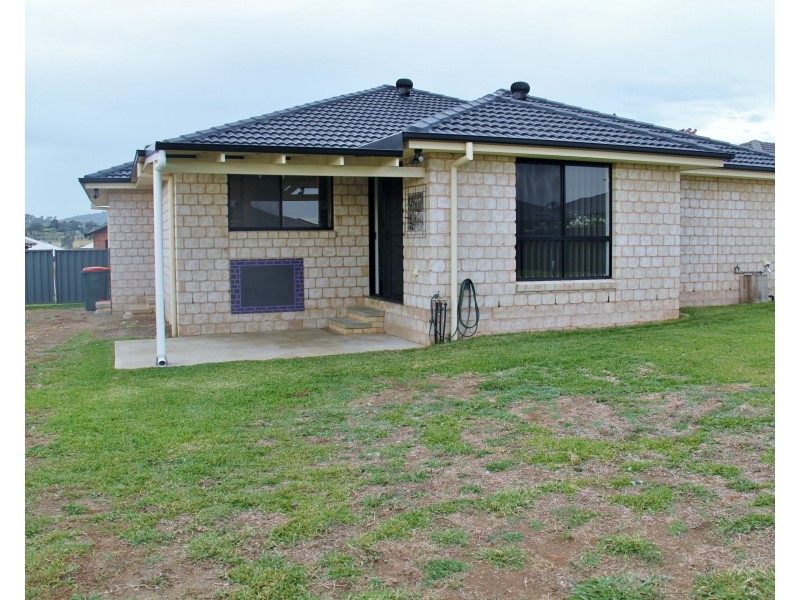 16 Riesling Road, Tamworth NSW 2340
