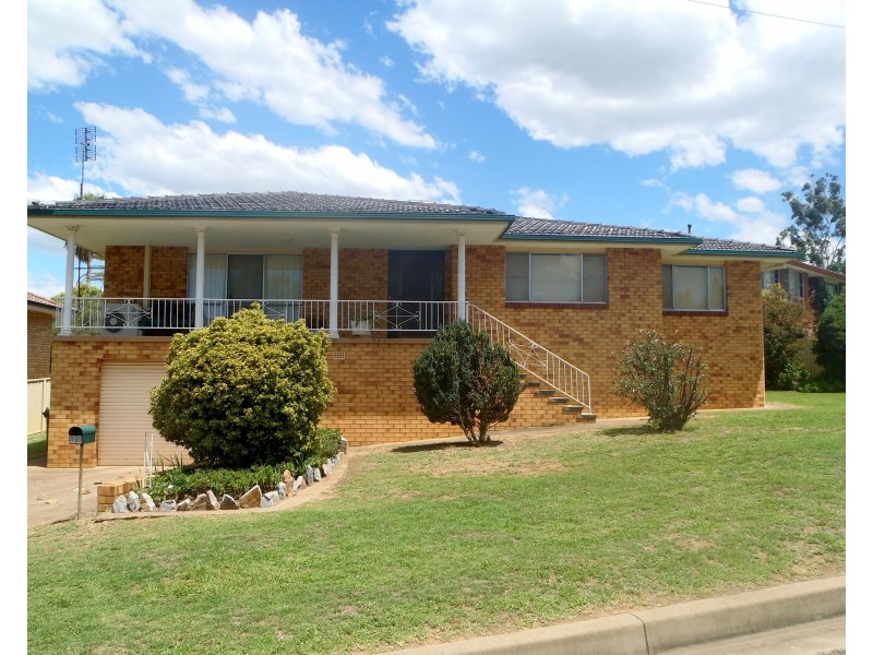 35 Kyooma Street, Tamworth NSW 2340