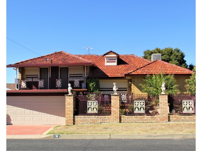 19 Garden Street, Tamworth NSW 2340