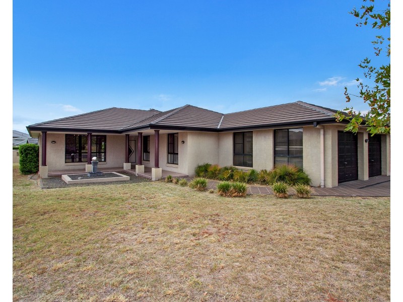 33 The Grange, Tamworth NSW 2340