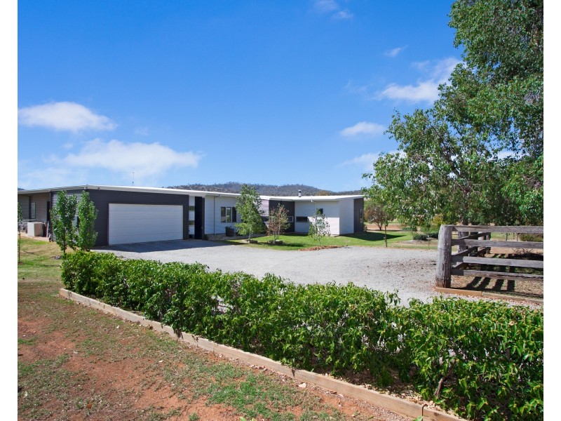98 Browns Lane, Tamworth NSW 2340