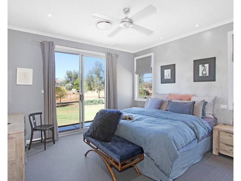 98 Browns Lane, Tamworth NSW 2340