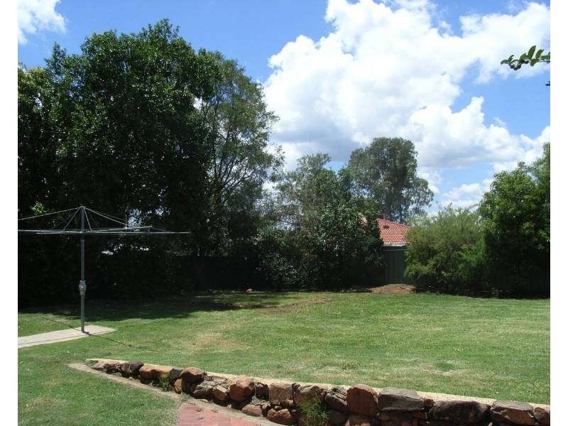 11 Osprey Way, Tamworth NSW 2340