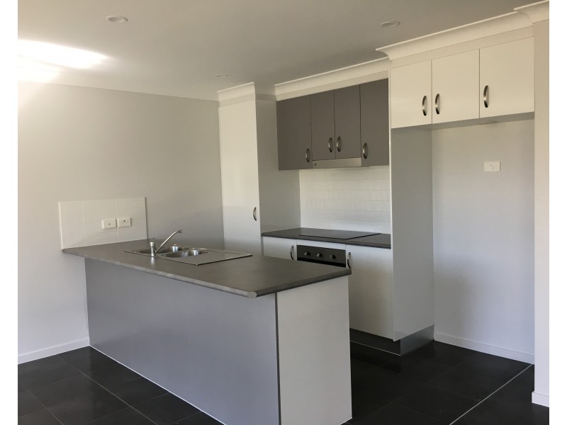 1/32 Tulipwood Crescent, Tamworth NSW 2340